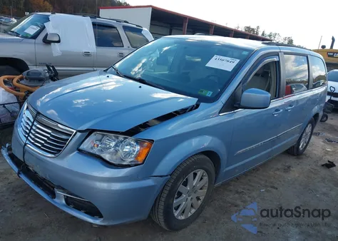 2013 Chrysler Town & Country Touring z USA, uszkodzony, nr VIN 2C4RC1BGXDR540773